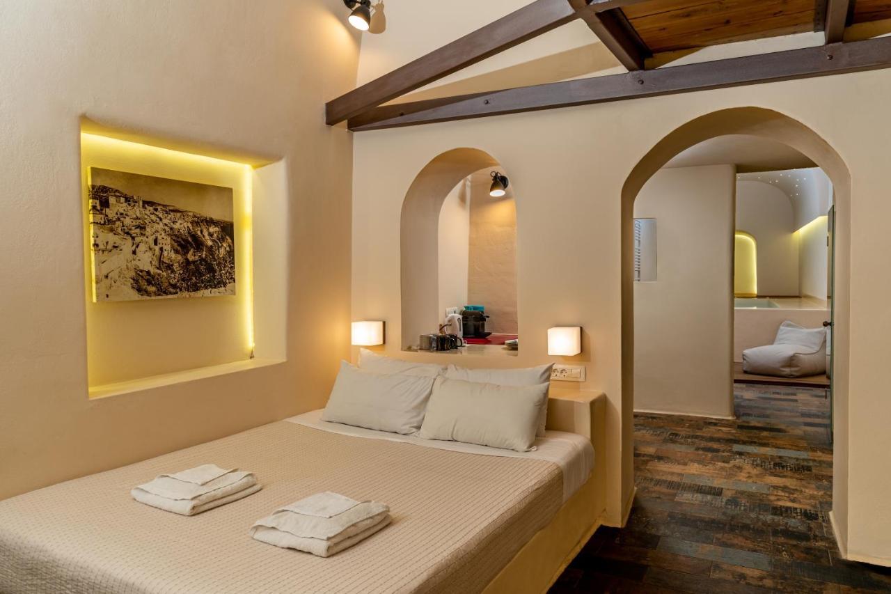 Alma Libre Suites Fira (Santorini) Exterior foto