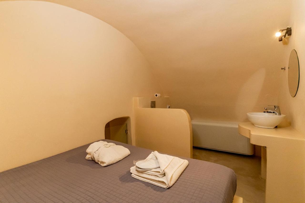 Alma Libre Suites Fira (Santorini) Exterior foto